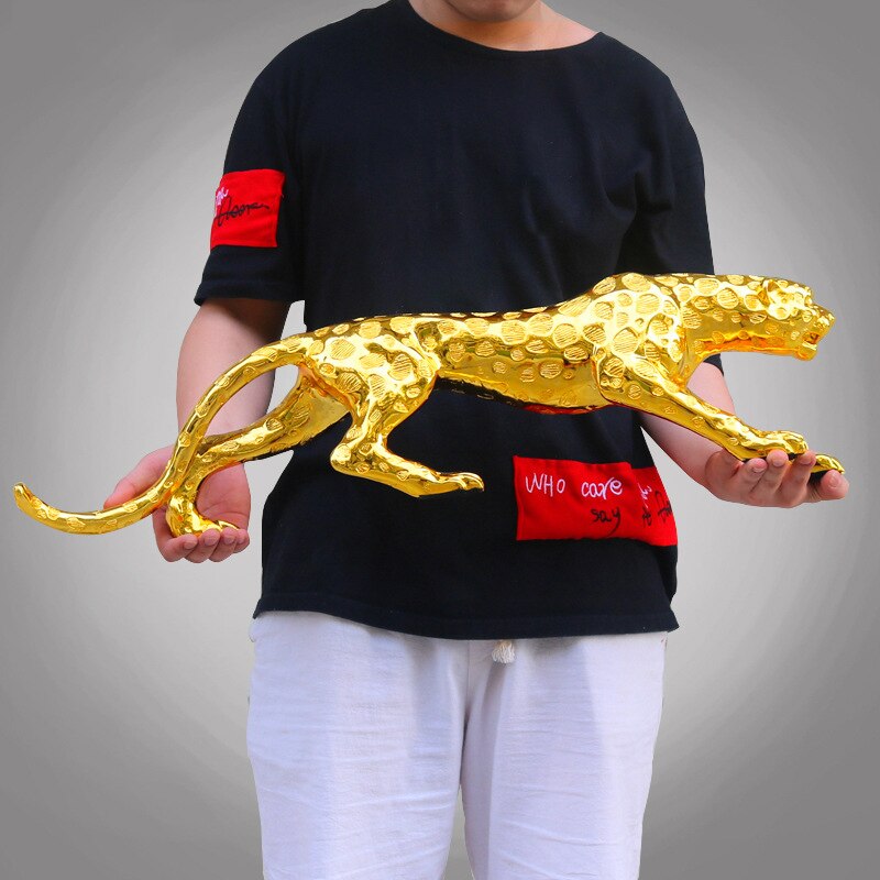 Escultura de Pantera Moderna